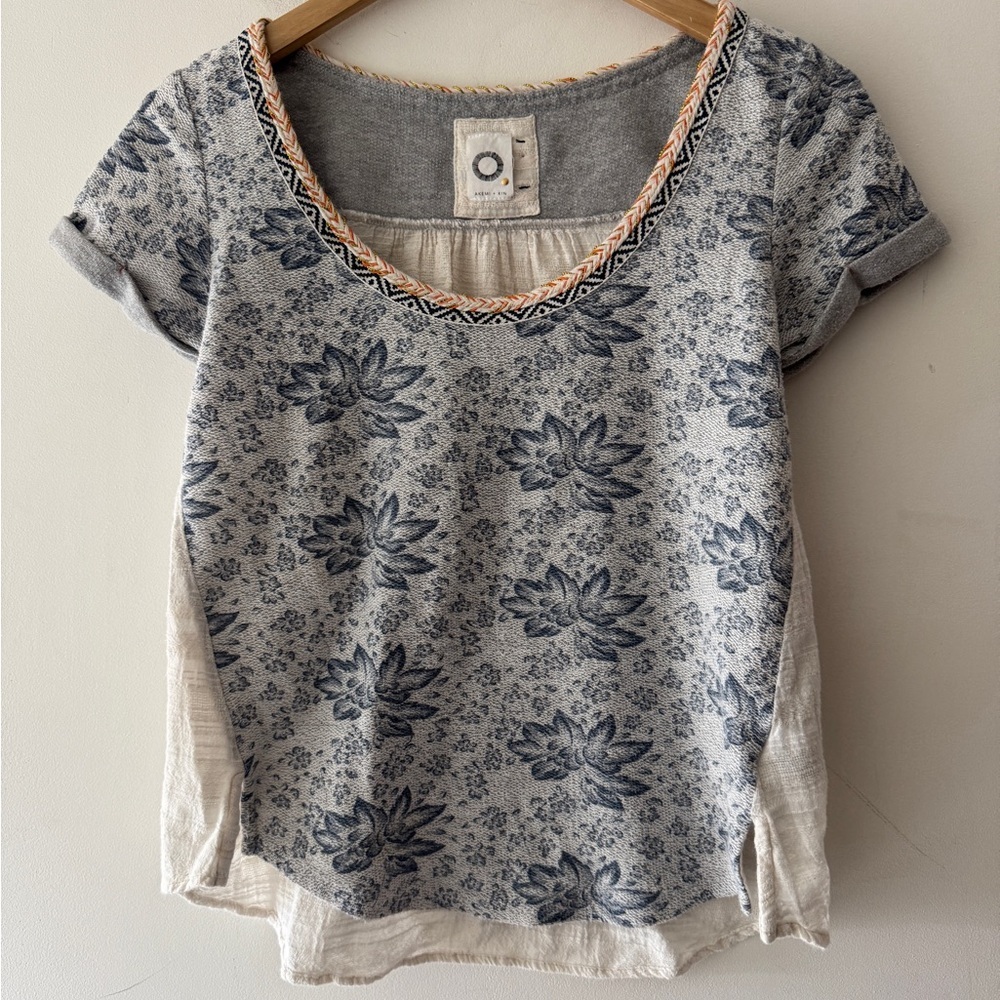 Anthropologie Akemi + KinKnit Lotus Print Short Sleeve Top